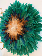 JUJUHAT « KRISTINA » plumes vertes + marrons + coquillages cauris