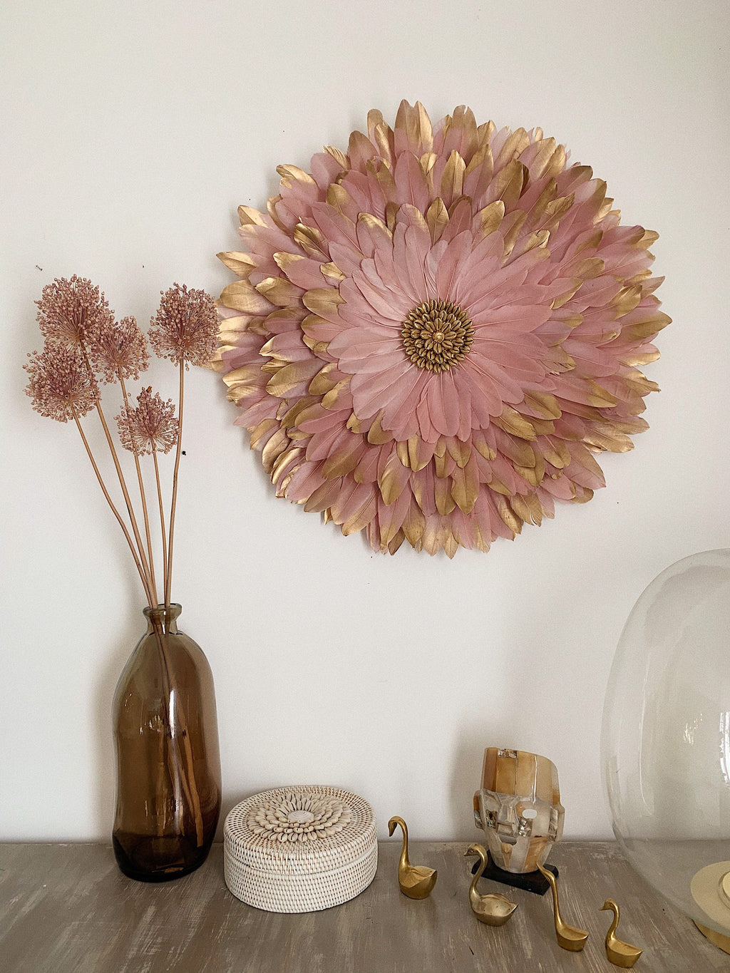 JUJUHAT « PINK PLATINE » plumes roses et dorées + coquillages cauris dorés