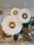 TRIPTYQUE Jujuhats « LE PRÉCIEUX » – déco murale en plumes naturelles blanches, cœurs raphia doré et coquillages cauris – 50, 65, 80