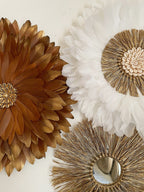 Trio mural GOLDEN CHOCOLAT – Déco murale bohème chic | Juju Hats plumes chocolat & blanc + miroir raphia doré