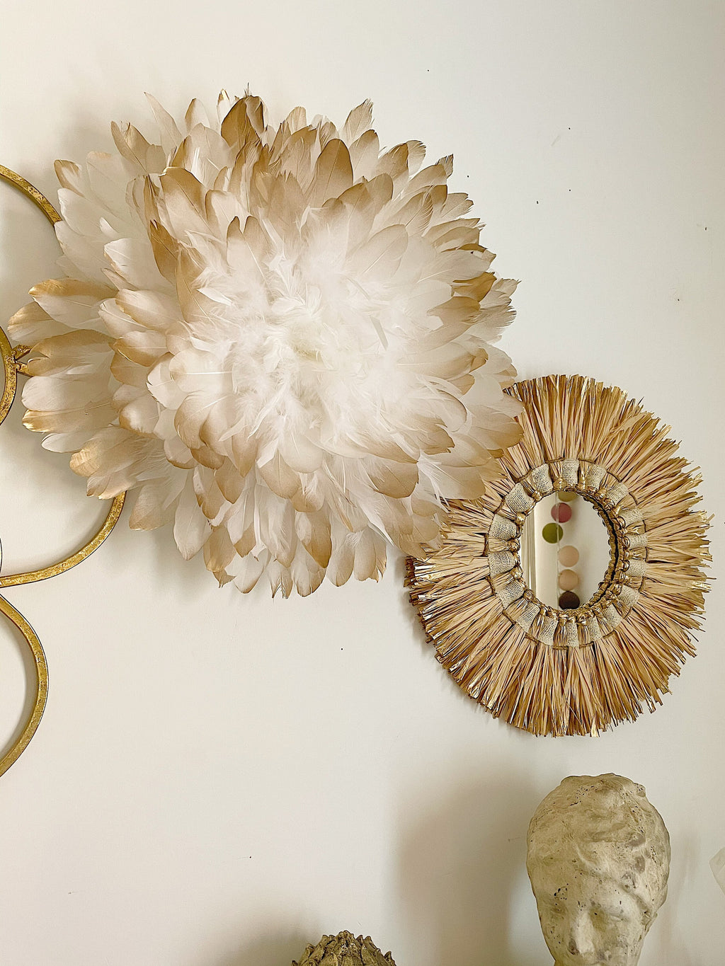 DUO « INFINITY » jujuhat blanc et doré et son miroir en raphia doré