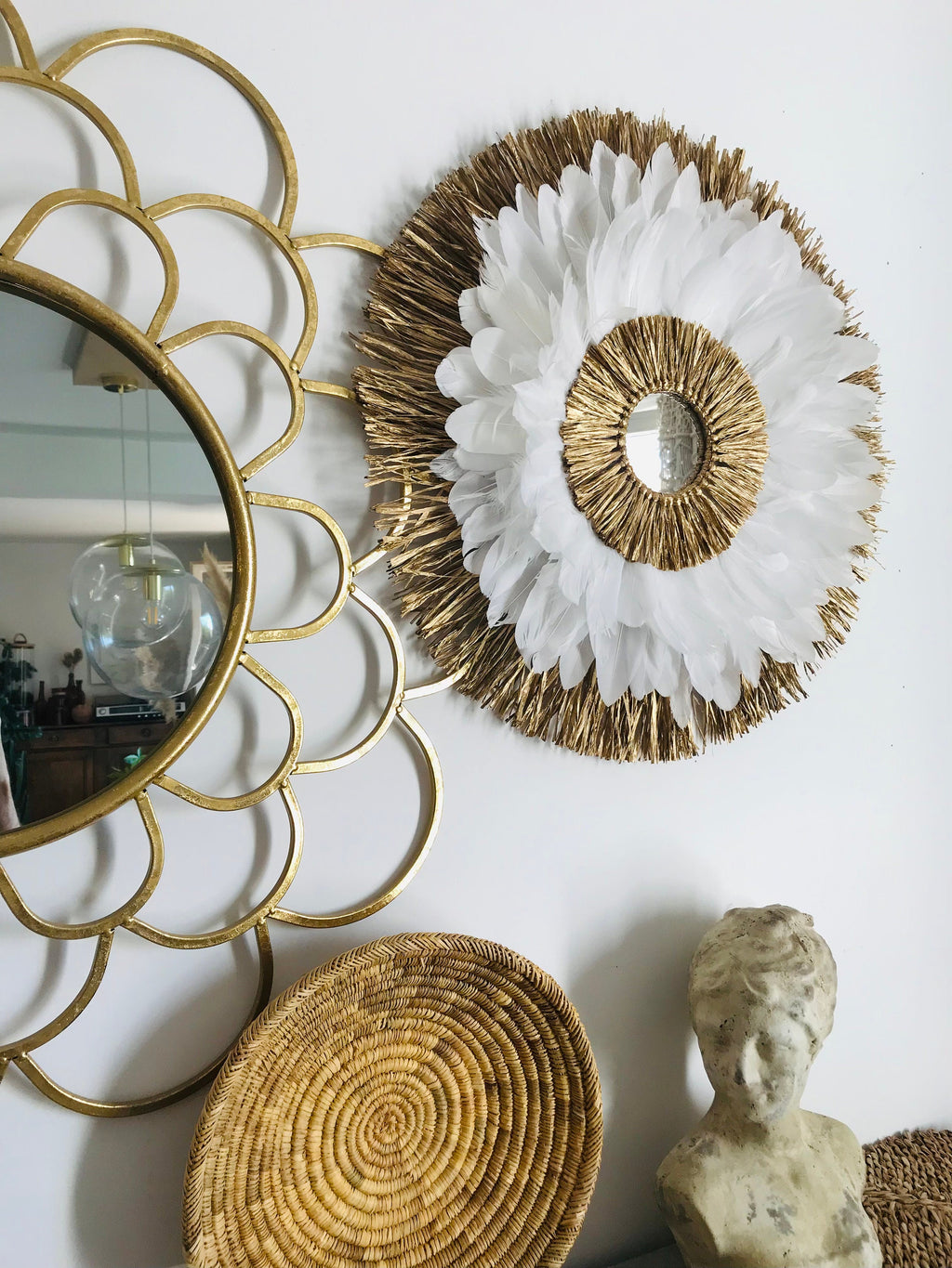 Juju Hat blanc doré en plumes – Le BLANC DU NIL – décoration murale bohème luxe