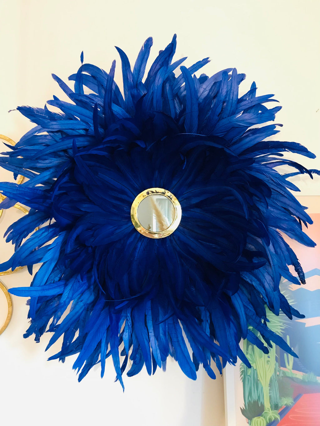 JUJUHAT "LE MAJORELLE" avec ses plumes bleues et son miroir en laiton doré