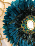 JUJUHAT « GEORGIOS » en plumes bleues et noires et son miroir en laiton doré