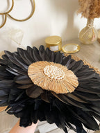 JUJUHAT "NEW BLACK" en plumes noires et son coeur en raphia et coquillages cauris