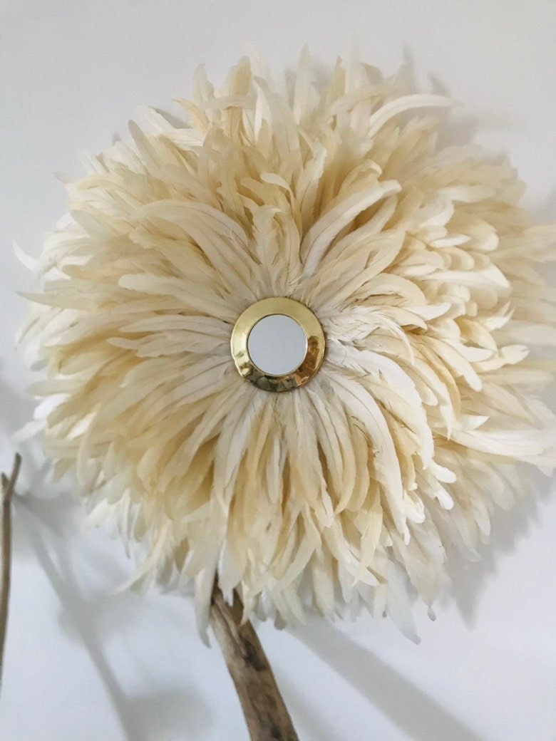 JUJUHAT « ISABELLE » plumes beiges + coquillages cauris