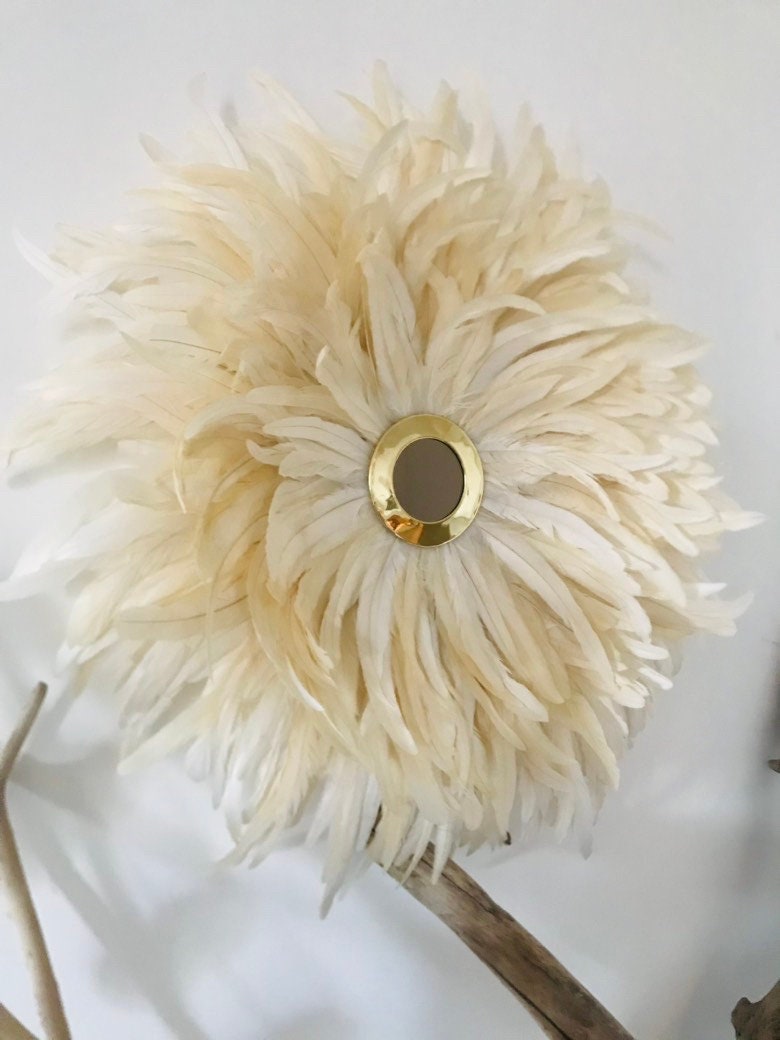 JUJUHAT « ISABELLE » plumes beiges + coquillages cauris