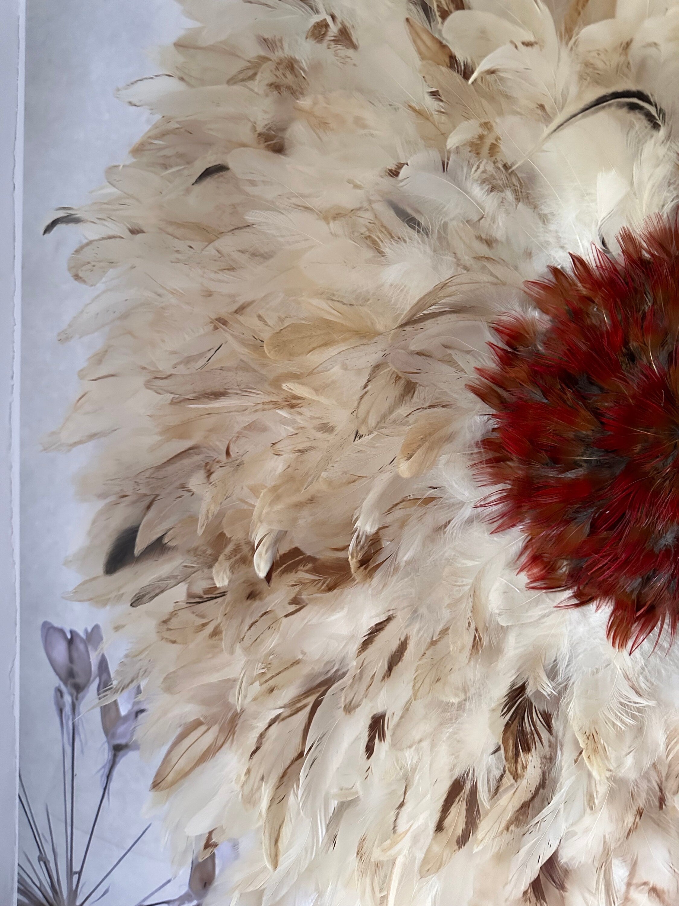 Juju Hat INDIAN SUMMER RED LOVER – Plumes rouges et naturelles – Décoration murale bohème chic