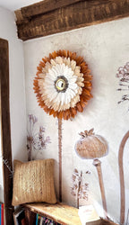 Juju hat “Le Sahara” – décoration murale en plumes naturelles et miroir artisanal en laiton