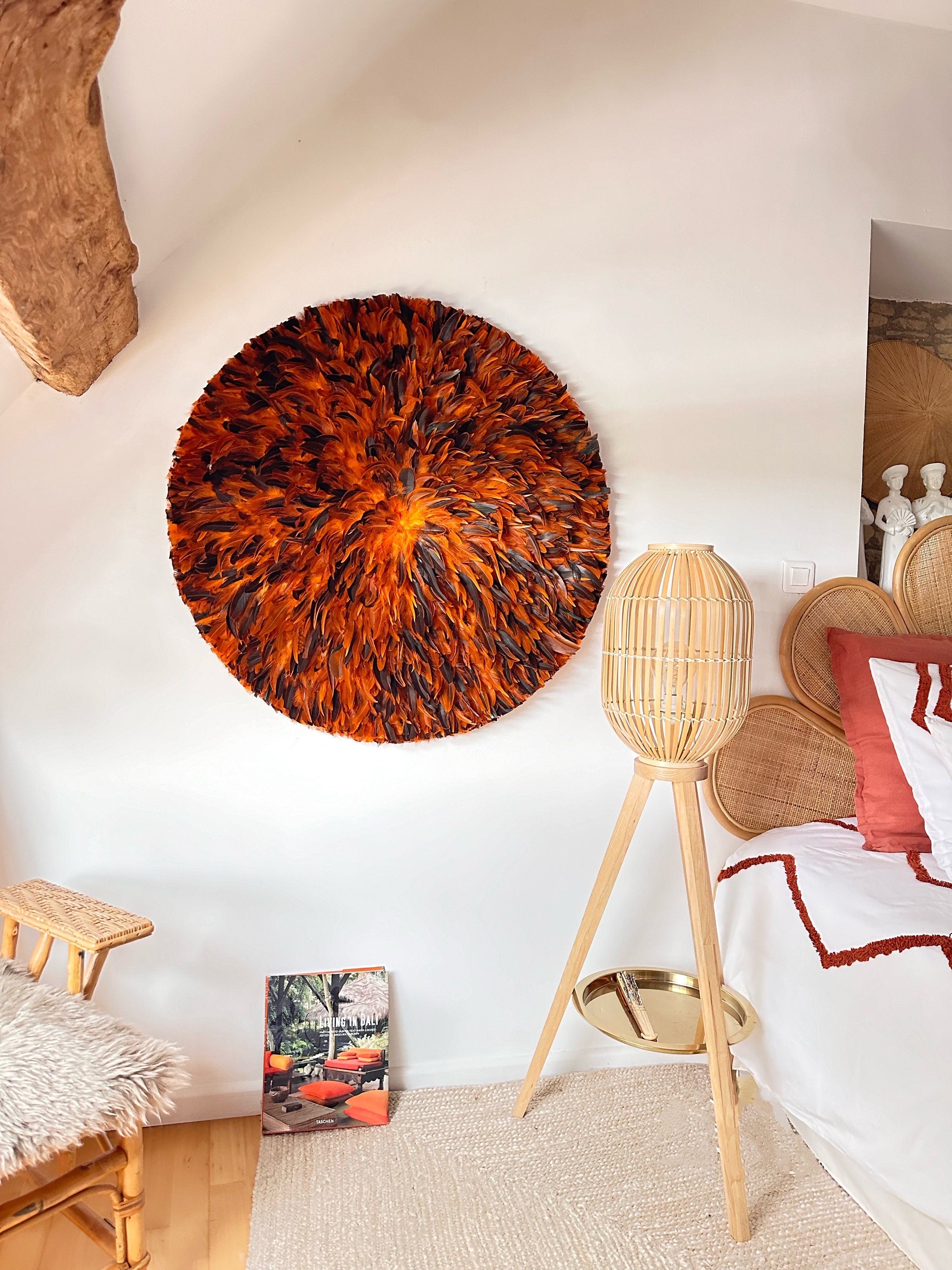 JUJUHAT "LE PIM’S" rond en plumes oranges, marrons, noir