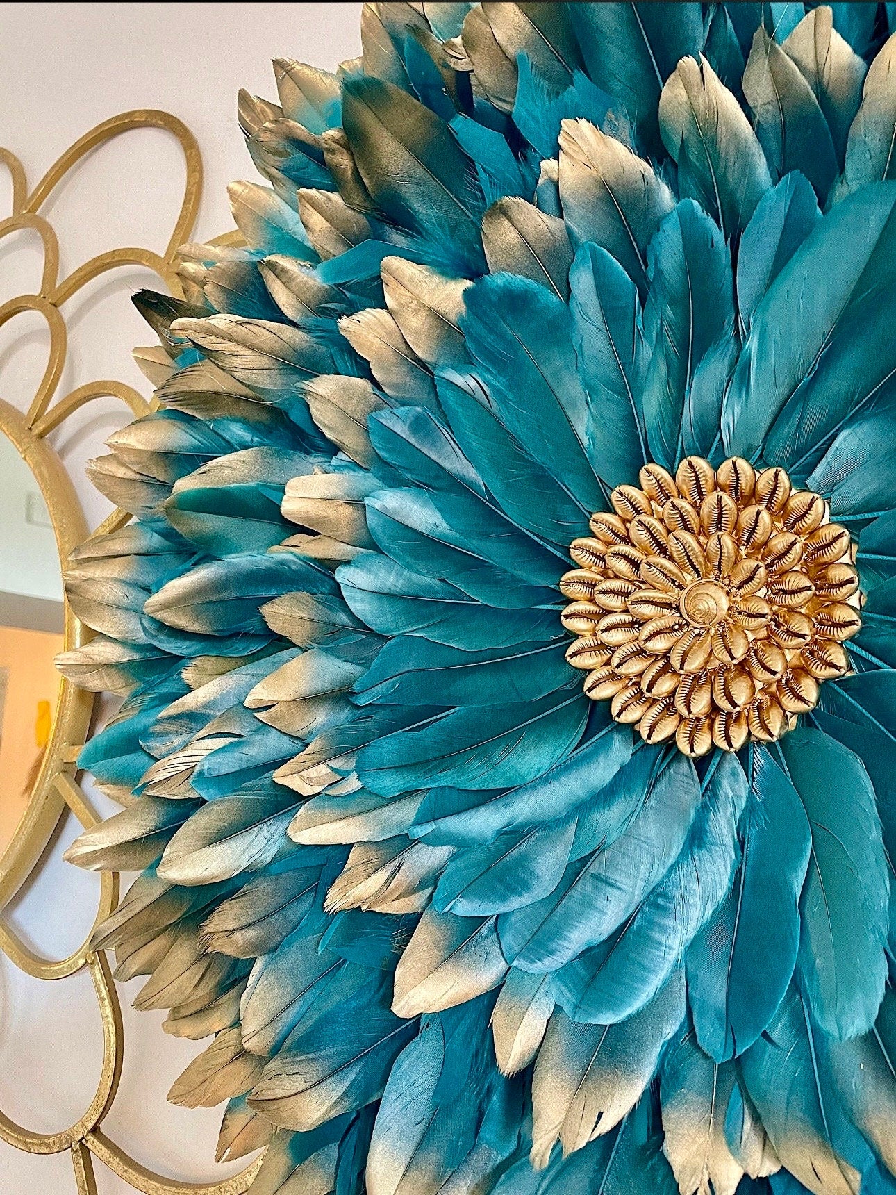JUJUHAT "COSMOS" en plumes bleu canard et dorées