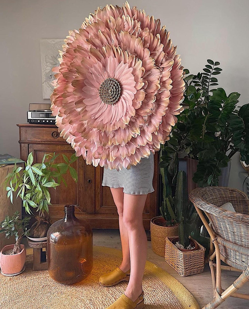 JUJUHAT « PINK PLATINE » plumes roses et dorées + coquillages cauris dorés