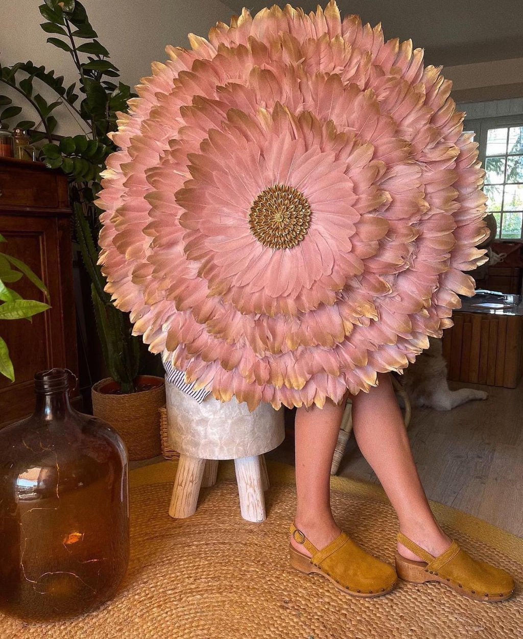JUJUHAT « PINK PLATINE » plumes roses et dorées + coquillages cauris dorés