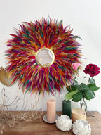 JUJUHAT Feu d’Artifice – Déco murale en plumes multicolores avec miroir doré – 70 cm