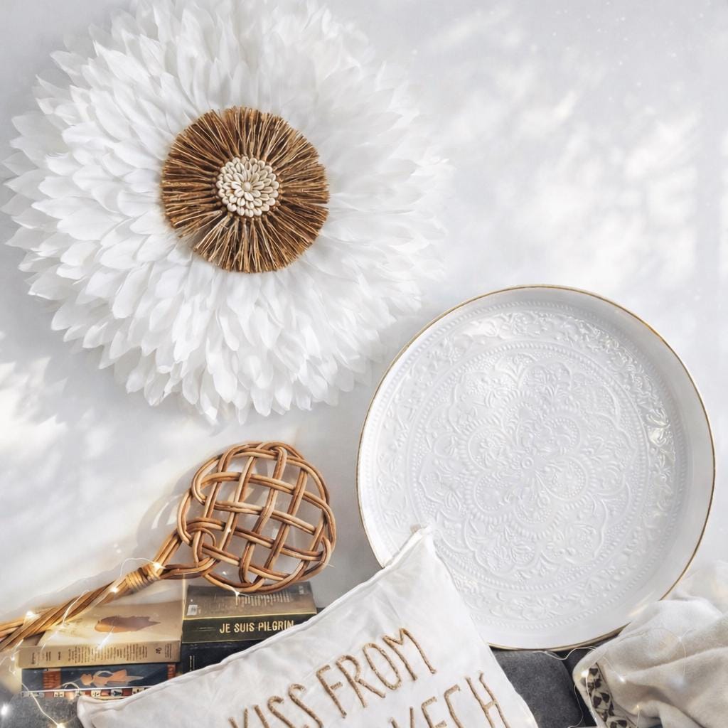 JUJUHAT « LE PRÉCIEUX » blanc avec raphia + coquillages cauris