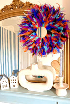 Juju Hat LE BLUE PARTY – Décoration murale en plumes multicolores avec miroir doré – Style bohème chic