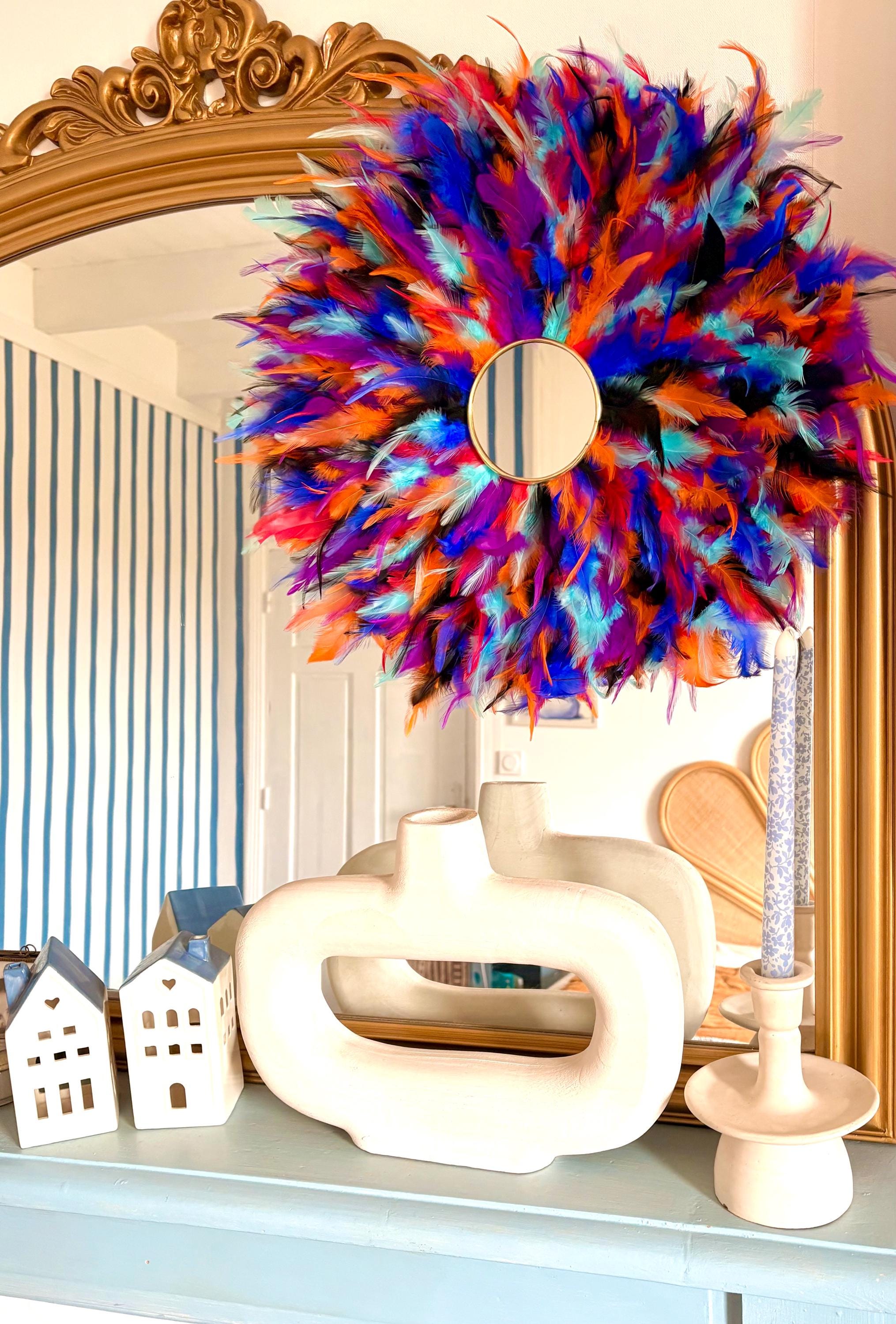 Juju Hat LE BLUE PARTY – Décoration murale en plumes multicolores avec miroir doré – Style bohème chic
