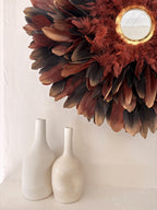 LE SIROCCO – Juju Hat marron et noir avec miroir en laiton doré, décoration murale bohème chic artisanale, plume naturelle, 50 65 80 cm