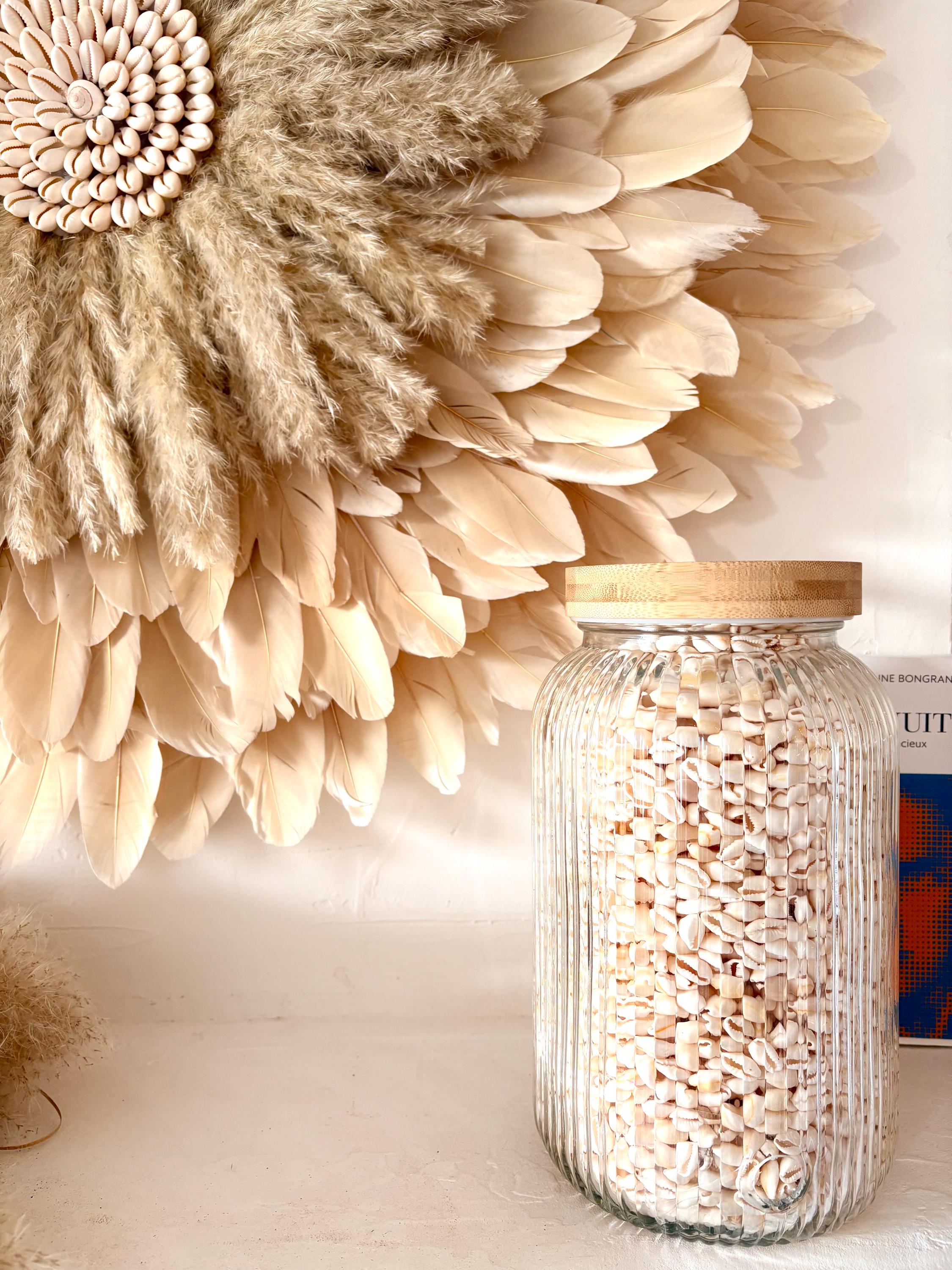 Juju Hat LE PAMPA BLUSH – Décoration murale en plumes beiges et coquillages – Style bohème chic naturel