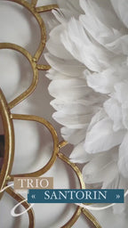 TRIO « SANTORIN » jujuhats en plumes blanches et bleues et leurs miroirs en raphia naturels