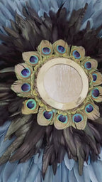 JUJUHAT « GEORGIOS » en plumes bleues et noires et son miroir en laiton doré